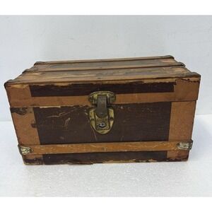 Vintage STEAMER TRUNK Salesman Sample storage chest dollhouse antique small old